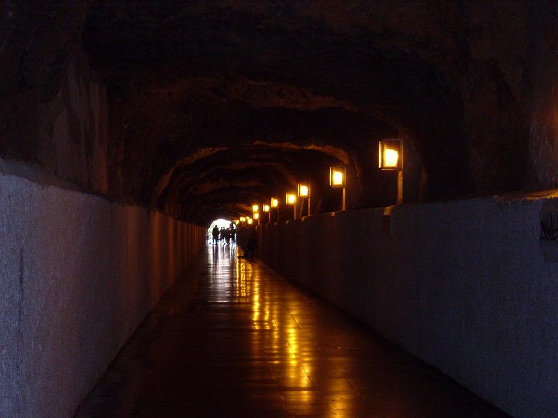 Spanien2010_1 200.jpg - Inside of the tunnel